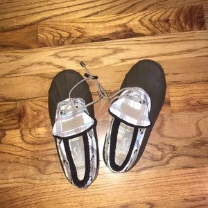 duck low top boots